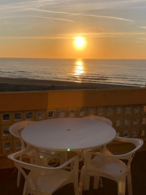 RAVISSANT APPARTEMENT PISCINE VUE MER 240° WIFI PARKING GRATUIT
